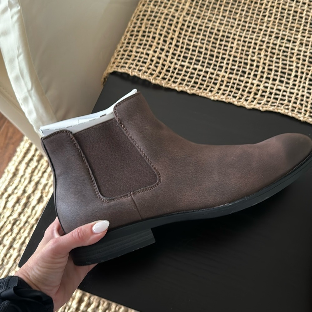 NWT men’s boots